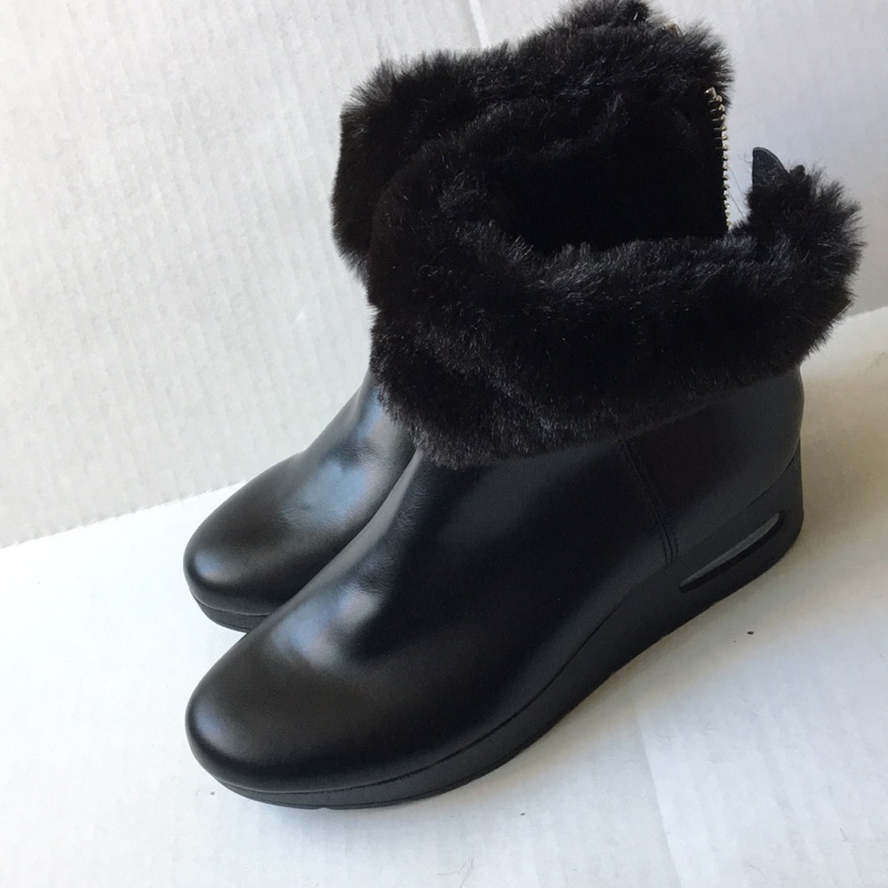 DKNY Abri Booties - Picture 9 of 16
